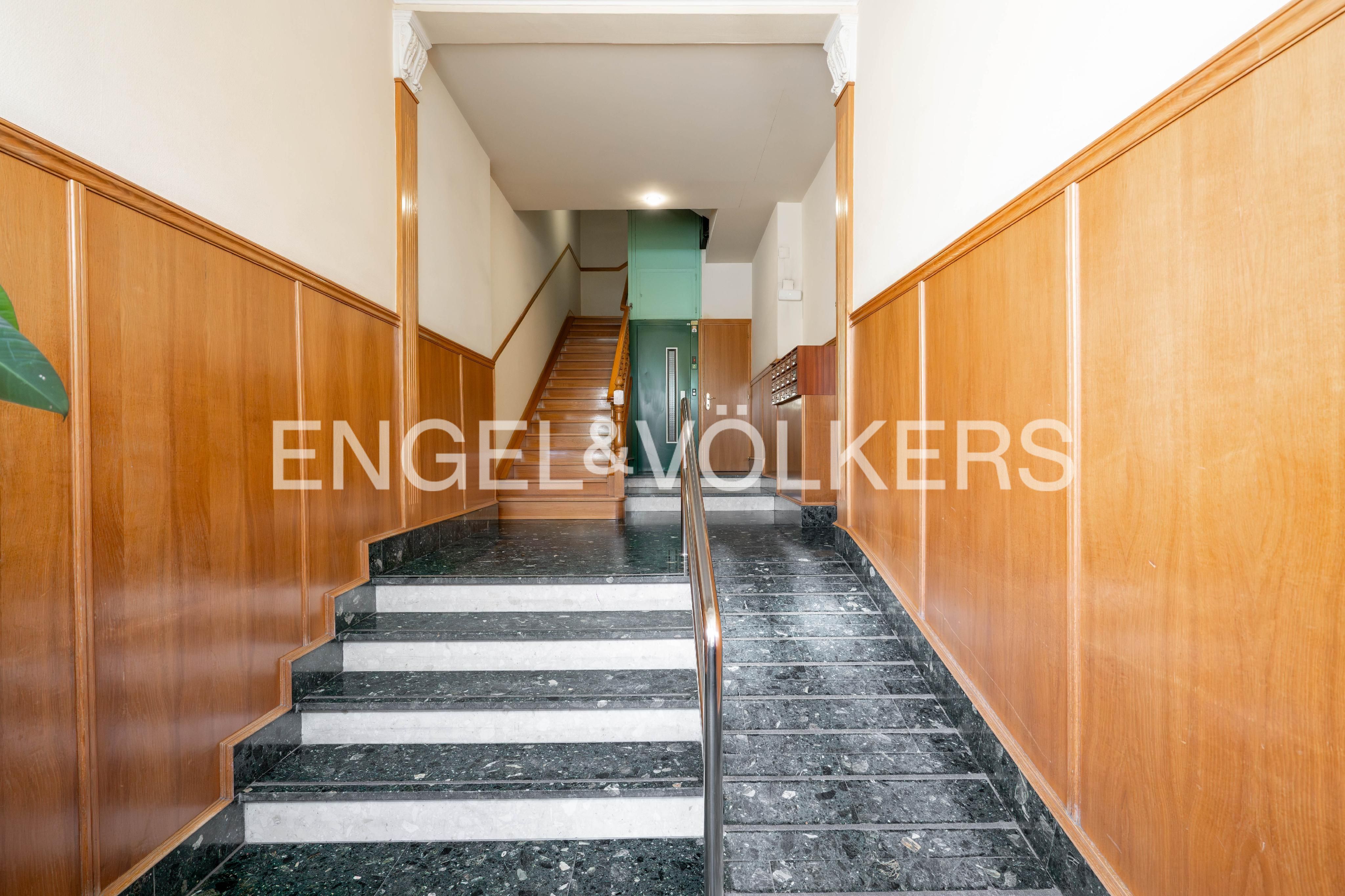 Apartament en venda en Donostia - San Sebastián  amb Calefacció i Balcó