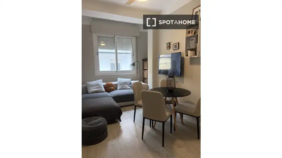 Exterior view of Flat for rent in  Barcelona Capital  with Air Conditioner, Heating and Furnished