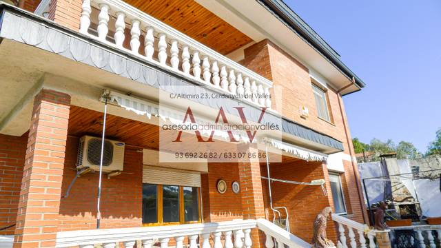 Casa-chalet en Venta en Montflorit