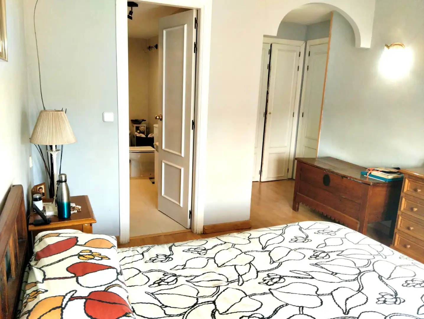 Habitación de Casa adosada en venta en San Lorenzo de El Escorial con Aire acondicionado, Calefacción y Jardín privado