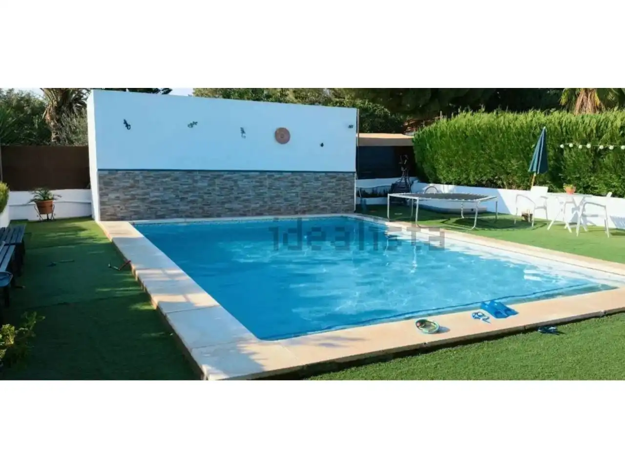 Swimming pool of Houses for sale in Carmona, Sevilla