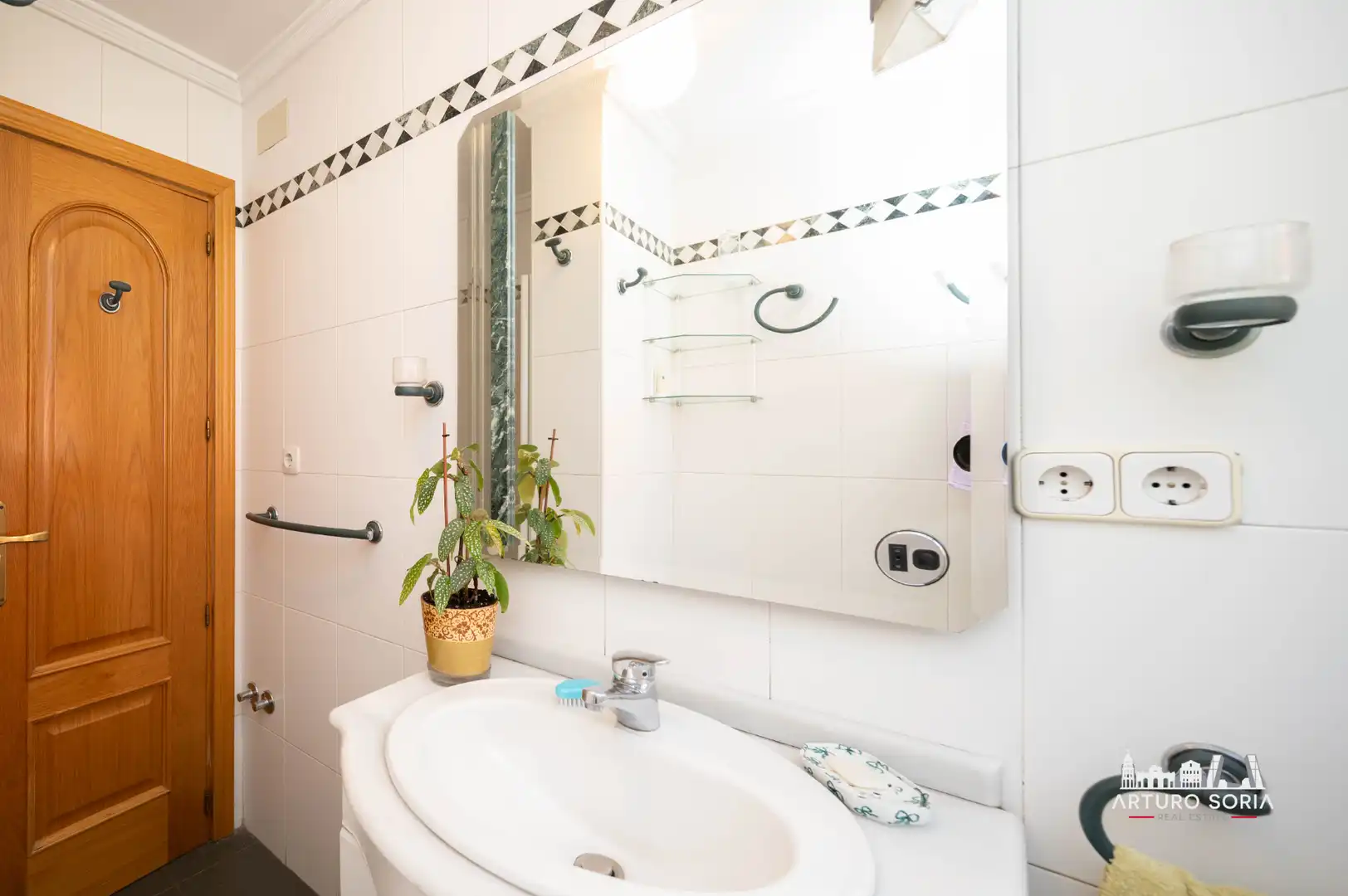 Baño de Casa o chalet en venta en Madrid con Calefacción y Jardín privado