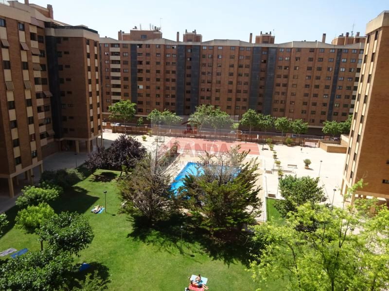 Bedroom of Flat for sale in  Zaragoza Capital  with Air Conditioner, Heating and Terrace