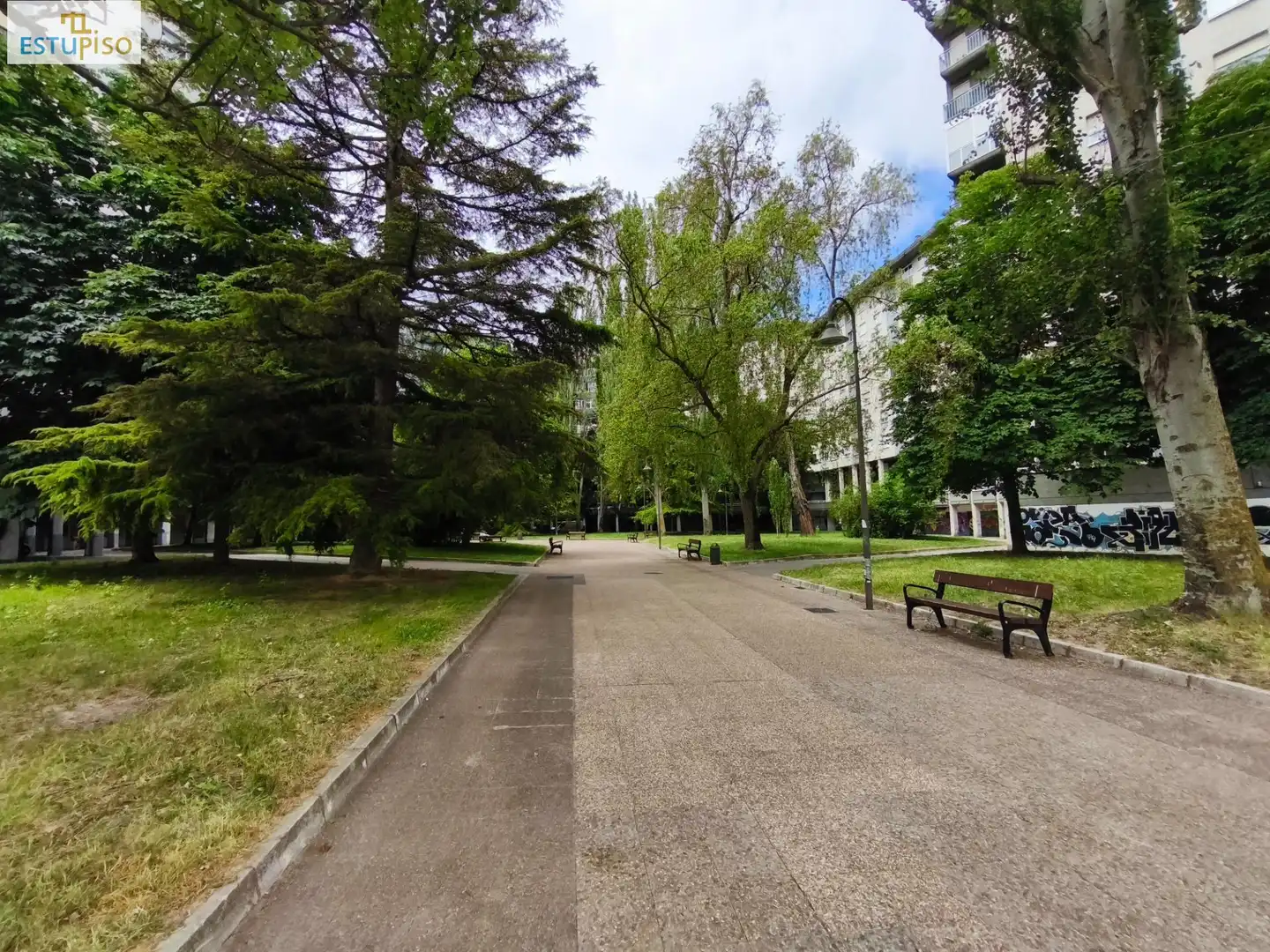 Vista exterior de Pis en venda en Vitoria - Gasteiz amb Calefacció, Parquet i Traster