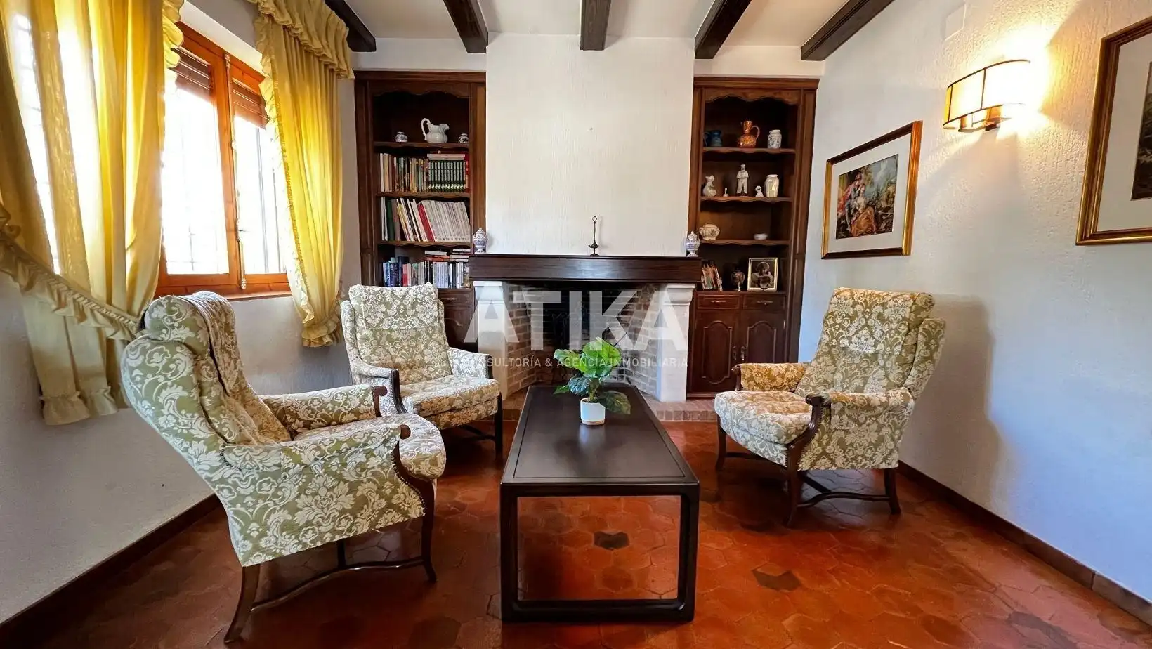 Sala d'estar de Casa o xalet en venda en Ontinyent amb Calefacció, Jardí privat i Traster
