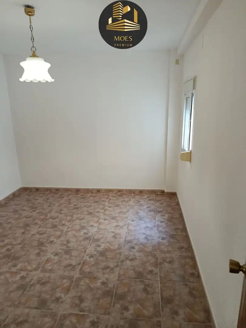 Piso en venta en Jaén con Balcón