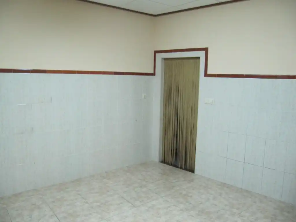 Business premises for sale in Casc Urbà, imagen 4