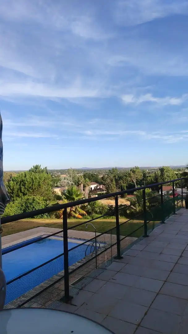 Jardí de Casa o xalet en venda en Badajoz amb Aire condicionat, Calefacció i Jardí privat