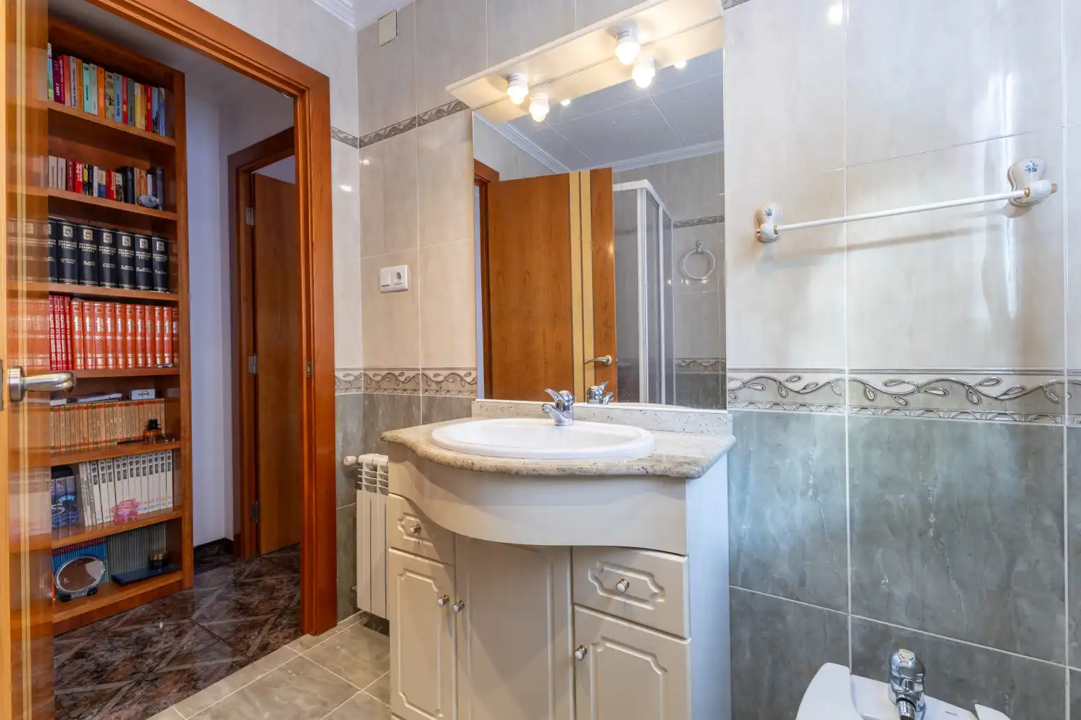 Bany de Casa o xalet en venda en Viver amb Terrassa i Moblat