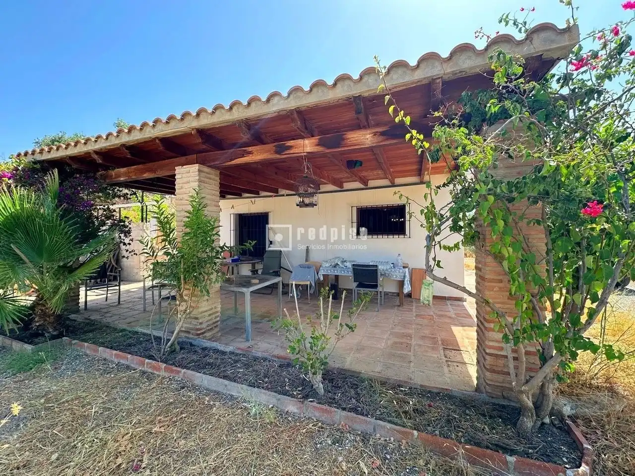 Vista exterior de Casa o xalet en venda en Álora amb Calefacció, Jardí privat i Terrassa