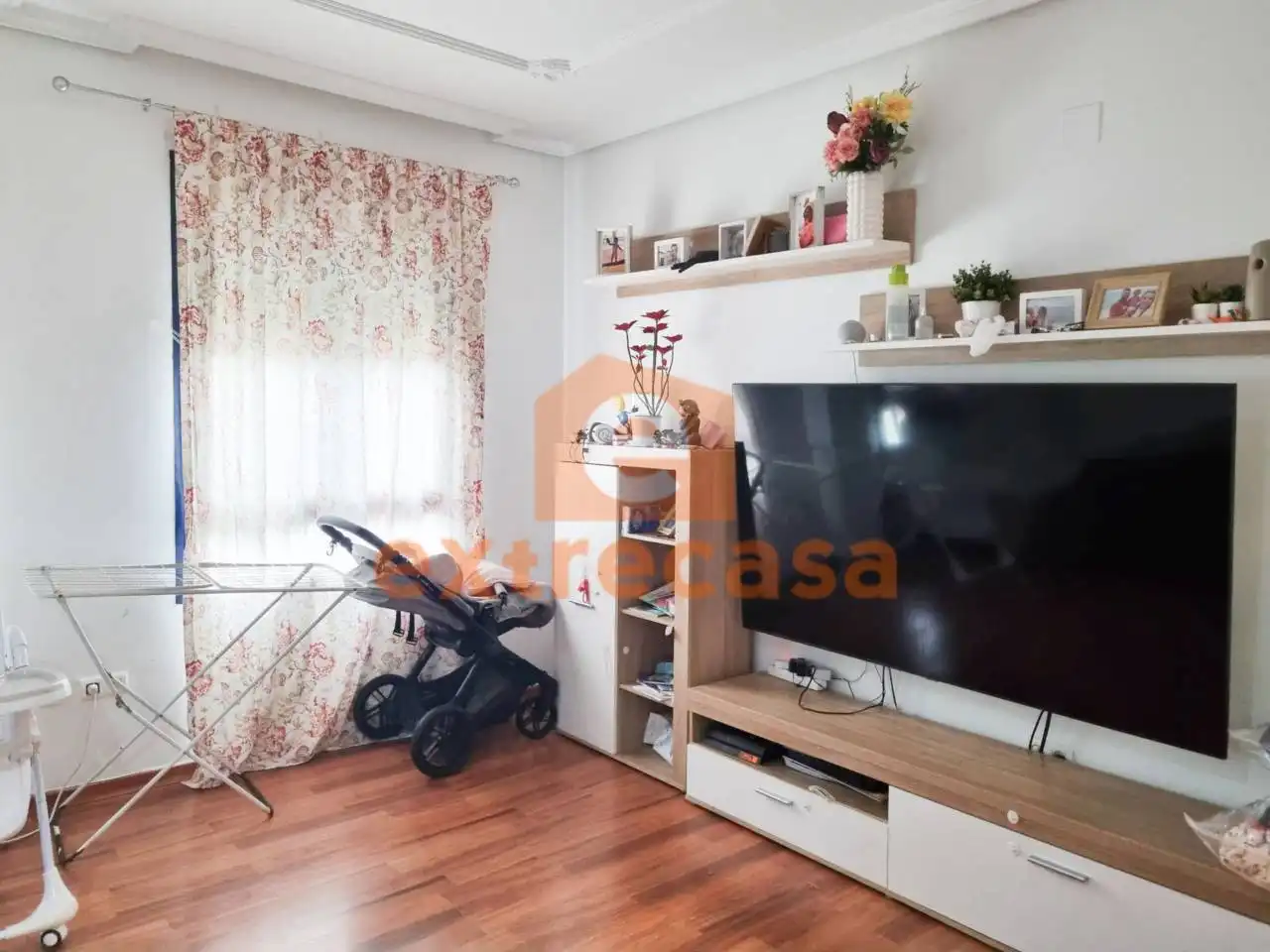 Sala d'estar de Pis de lloguer en Badajoz amb Aire condicionat i Moblat