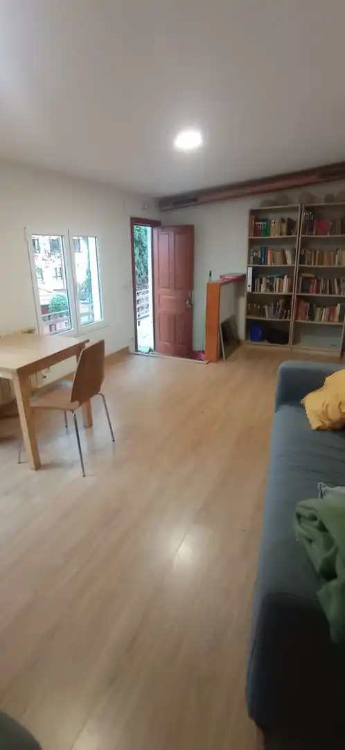 Menjador de Casa o xalet en venda en Oviedo  amb Calefacció i Parquet