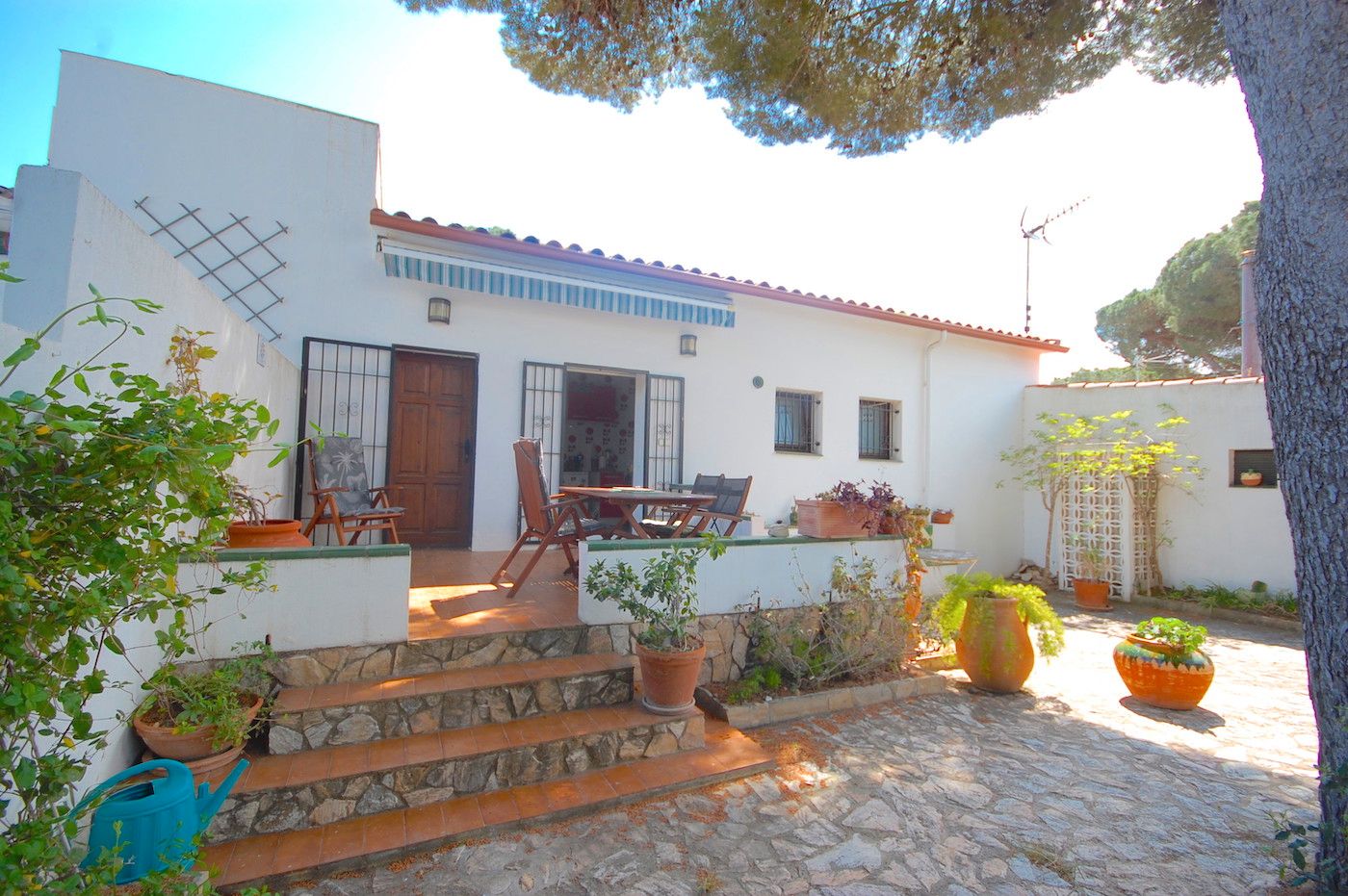 Jardí de Casa adosada en venda en L'Escala amb Jardí privat, Terrassa i Moblat