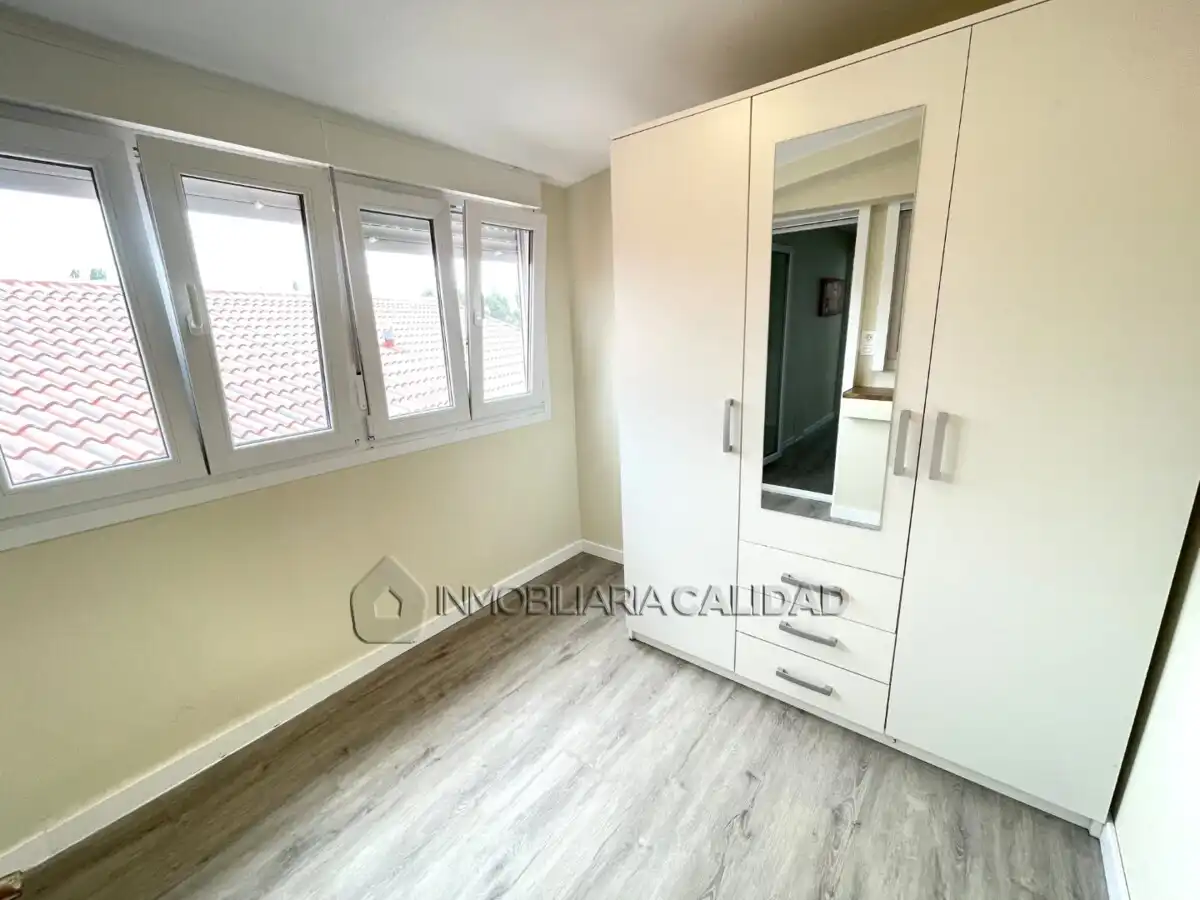 Bedroom of Flat for rent in Burgos  with Heating and Furnished