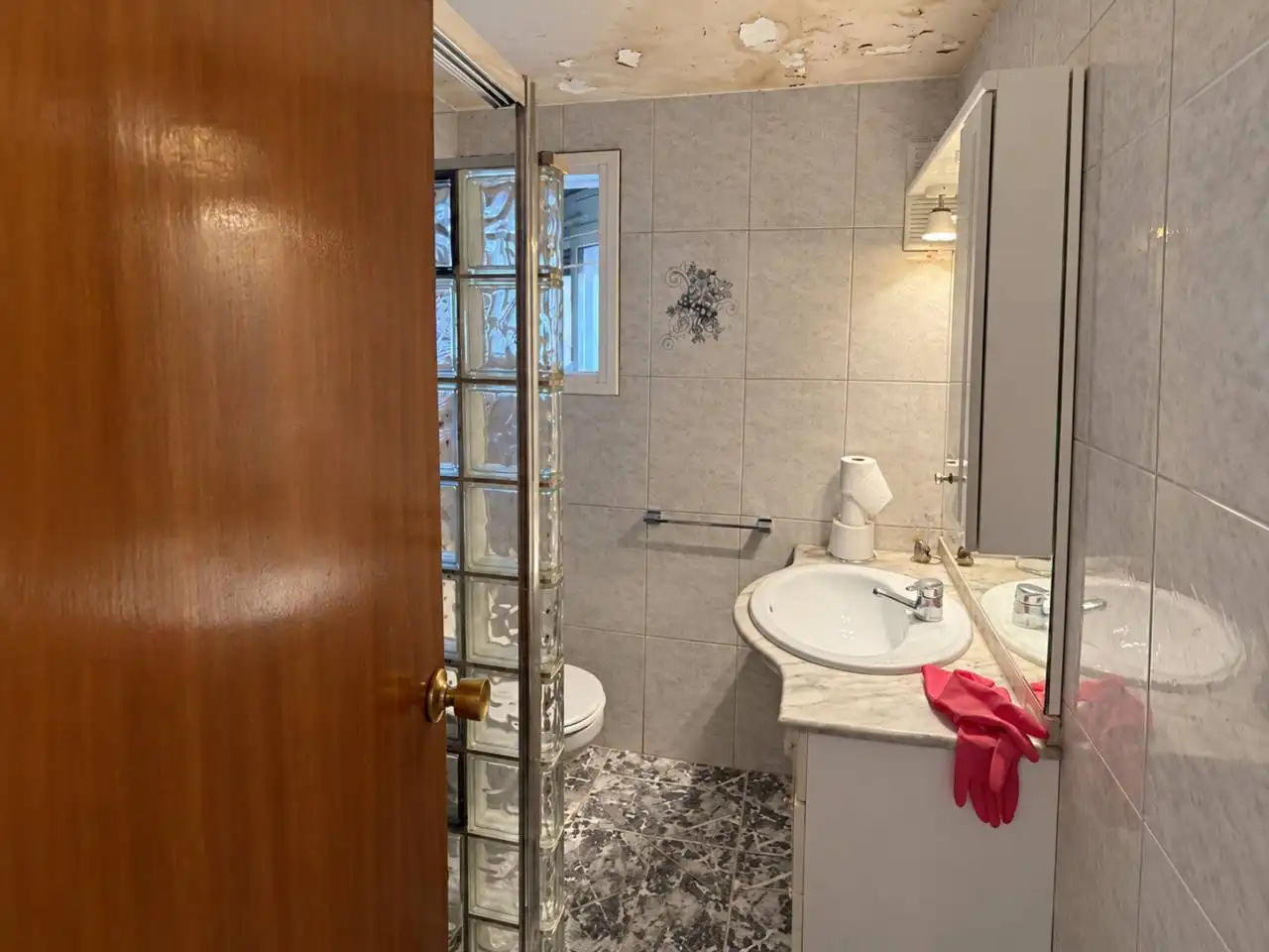 Badezimmer von Wohnung zum Verkauf in Sabadell mit Klimaanlage, Heizung und Abstellraum