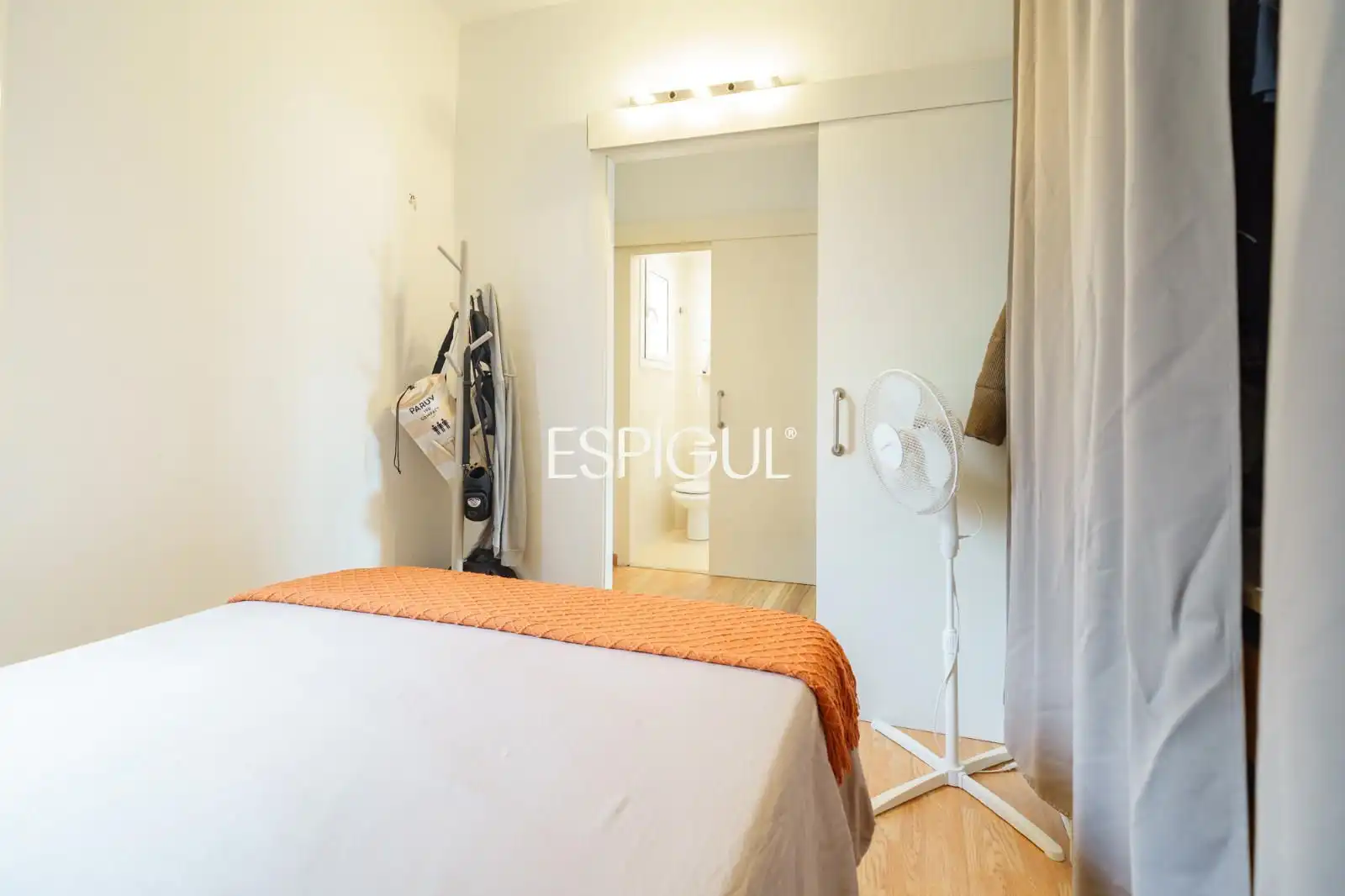 Schlafzimmer von Wohnung zur Miete in Sants - Montjuïc