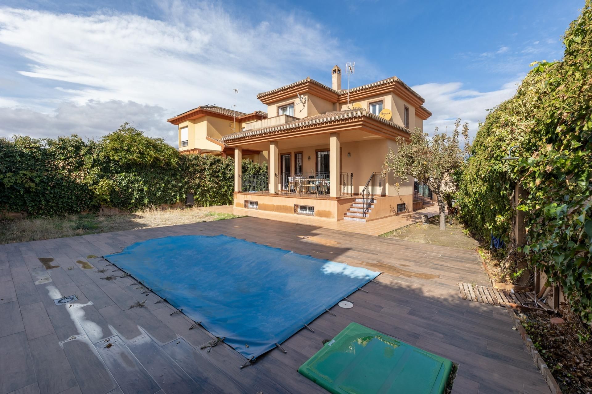 Jardí de Casa o xalet en venda en Las Gabias amb Calefacció, Jardí privat i Piscina