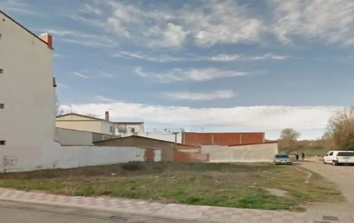 Lands and plots for sale in Armunia