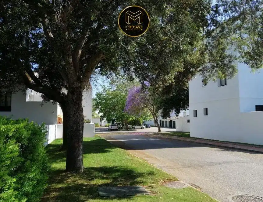 Außenansicht von Wohnung zur Miete in Sotogrande mit Heizung und Terrasse