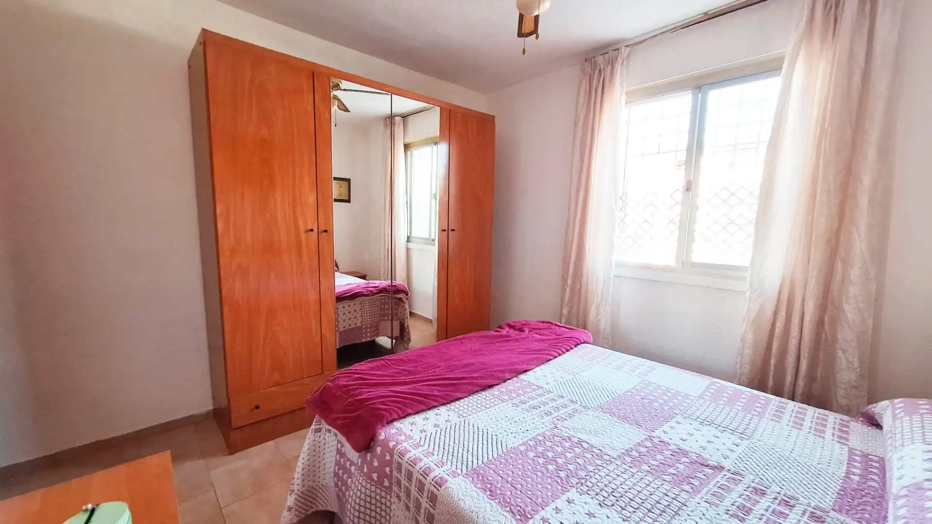Bedroom of Flat for sale in Córdoba  with Air Conditioner and Heating