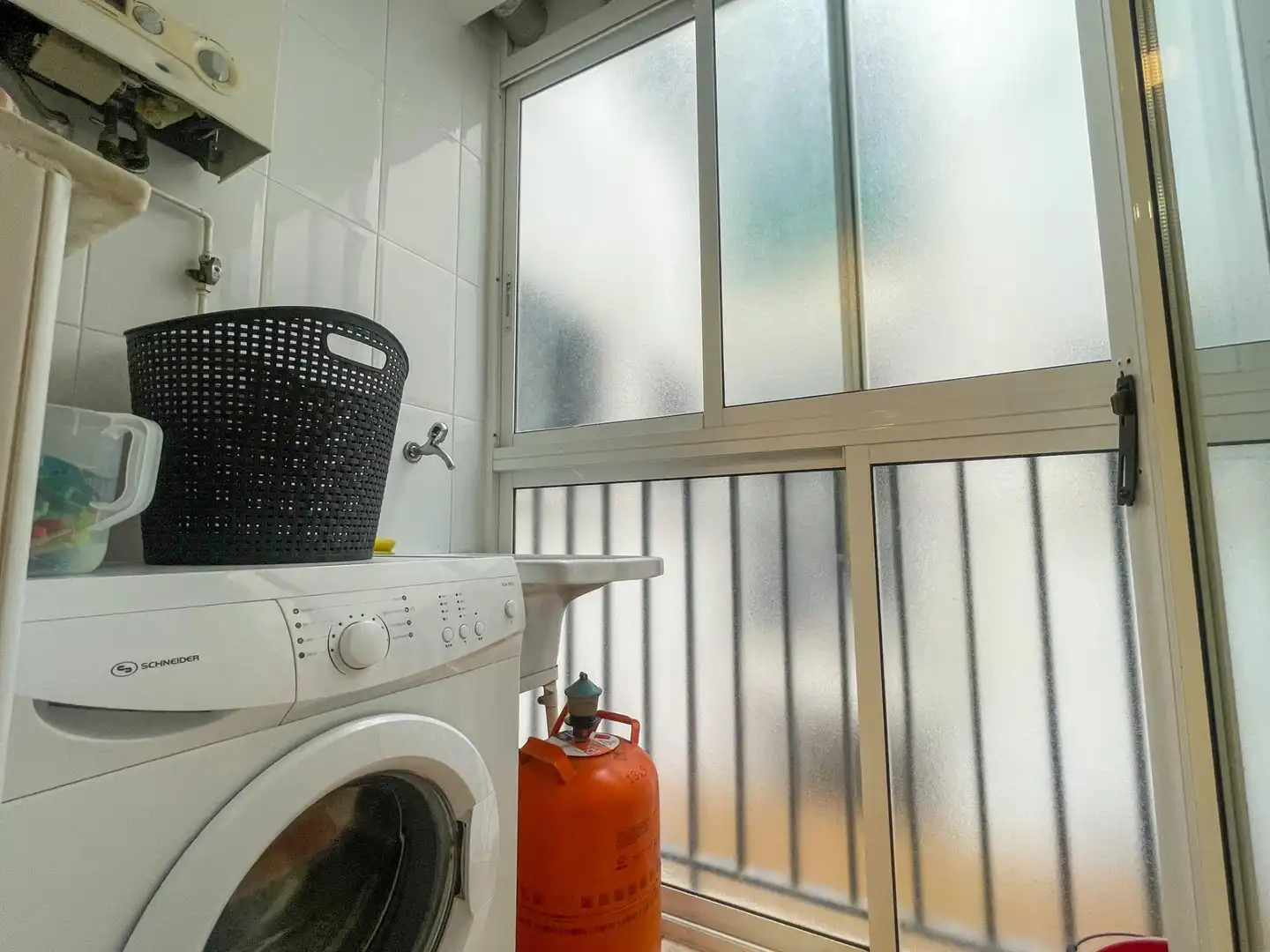Terraza de Piso para compartir en Moncada con Amueblado y Balcón
