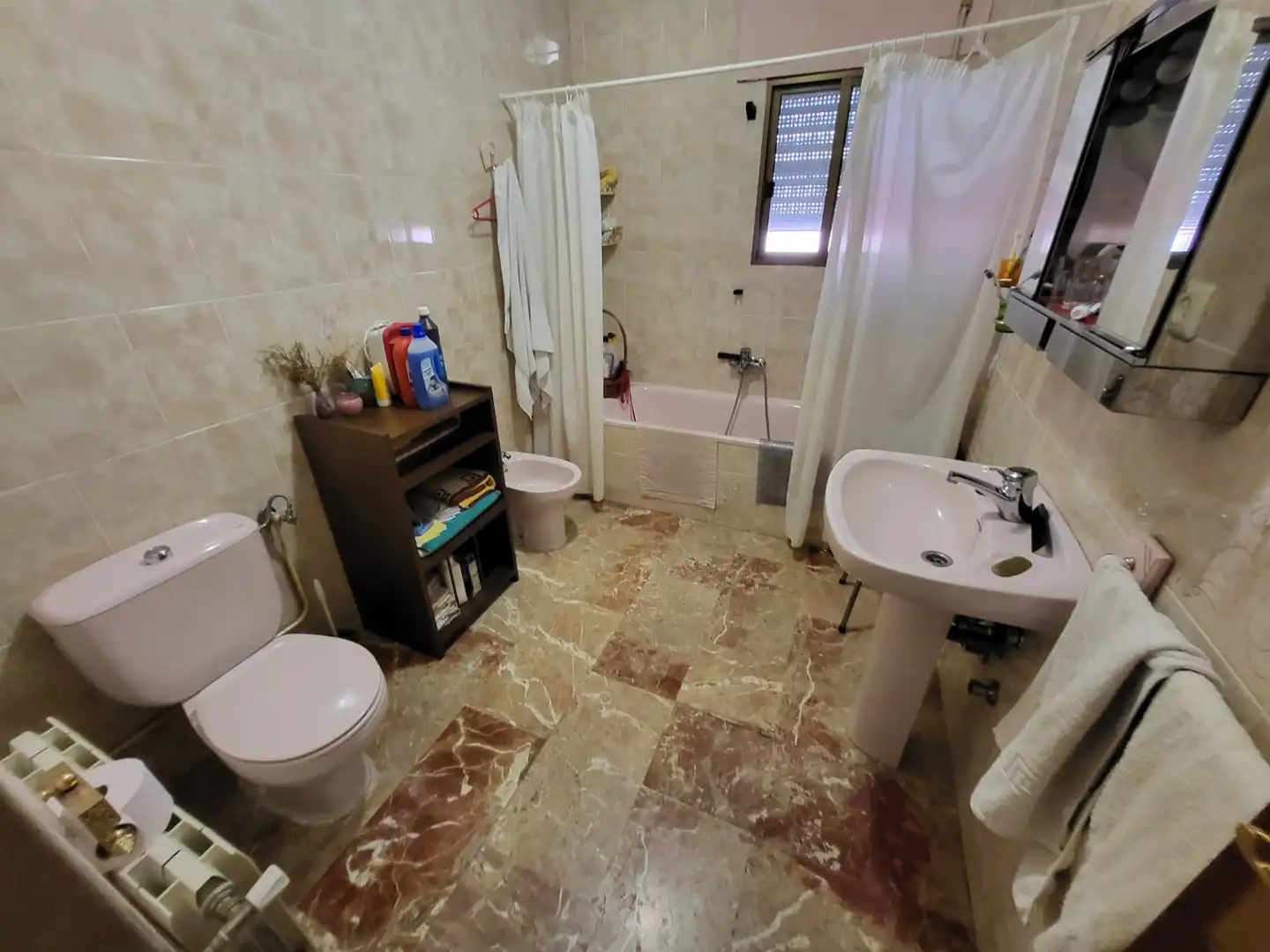 Bany de Casa o xalet en venda en Cáceres amb Aire condicionat, Calefacció i Jardí privat