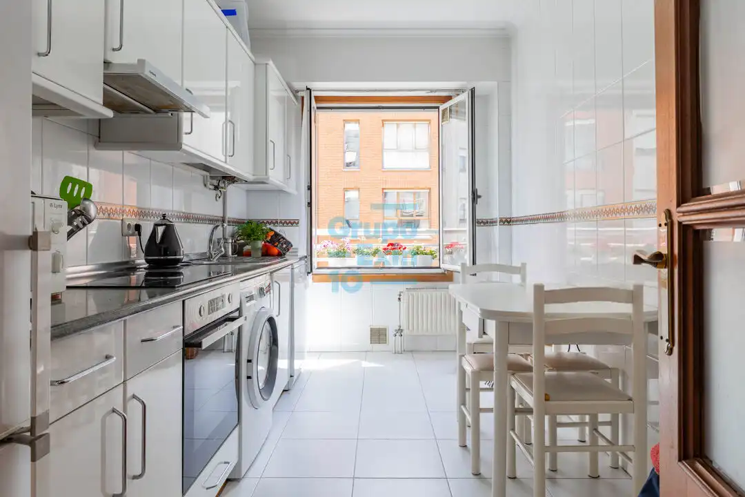 Cocina de Piso en venta en Donostia - San Sebastián  con Calefacción