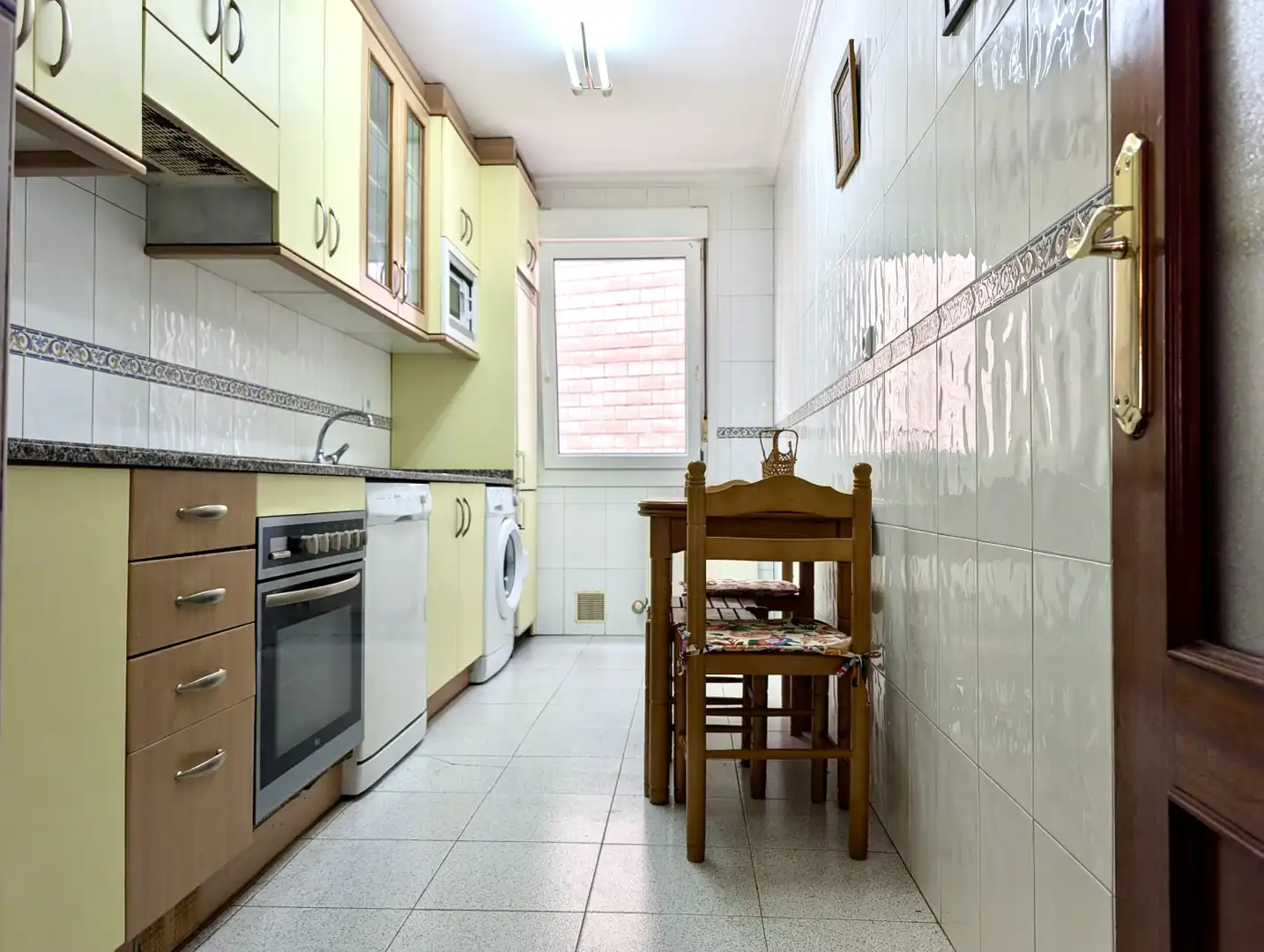 Cuina de Pis de lloguer en Gijón  amb Calefacció
