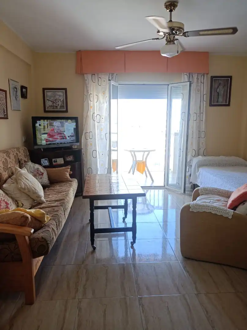 Sala d'estar de Estudi en venda en Vélez-Málaga amb Terrassa i Piscina comunitària