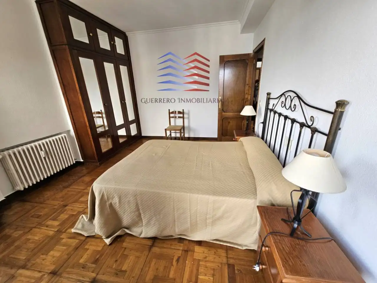 Habitación de Piso de alquiler en Ourense Capital  con Calefacción, Parquet y Trastero