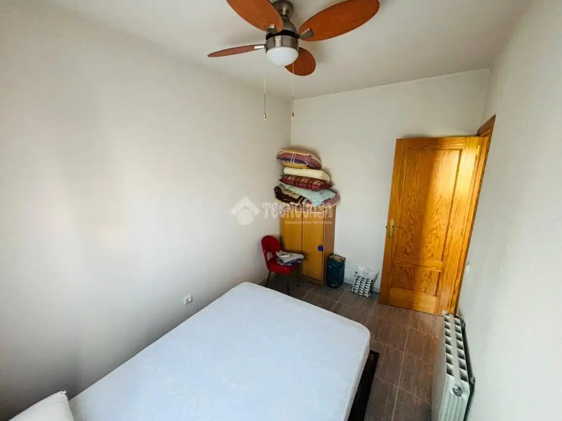 Habitación de Casa adosada en venta en Escalona con Aire acondicionado, Calefacción y Amueblado