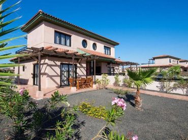 Adossat amb jardí en venda a La Oliva pueblo