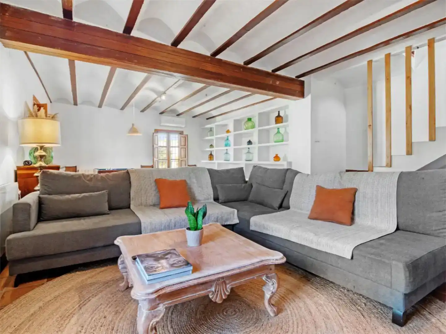 Sala de estar de Finca rústica de alquiler en Algemesí con Aire acondicionado, Jardín privado y Piscina