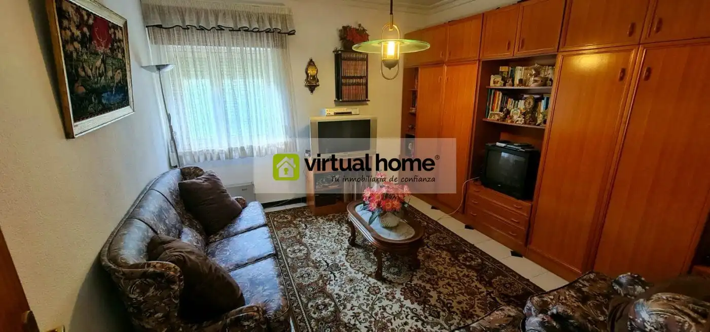 Sala d'estar de Casa o xalet en venda en Benidorm amb Traster, Piscina i Moblat