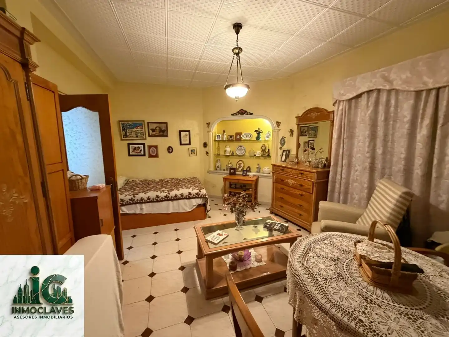 Sala d'estar de Casa o xalet en venda en Algeciras amb Terrassa
