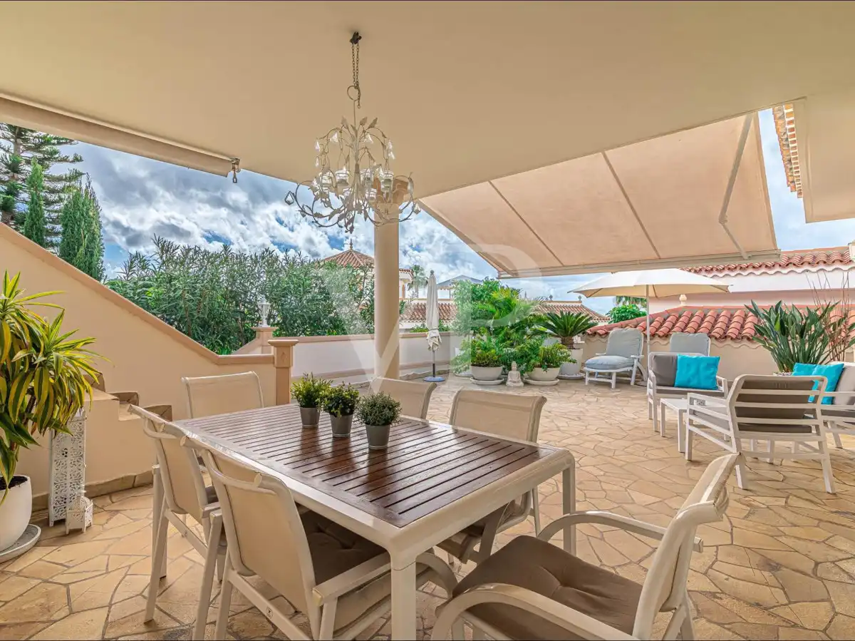 Houses for sale in Playa del Duque