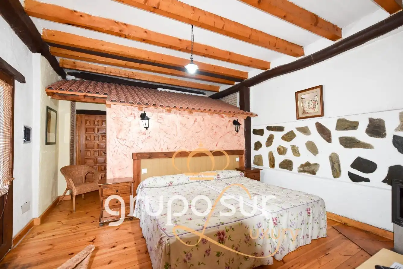 Country homes for sale in Olmedo  with Heating, Private garden and Parquet flooring