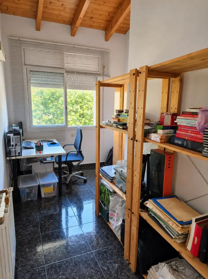Casa aparellada en venda a Ponent, imagen 7