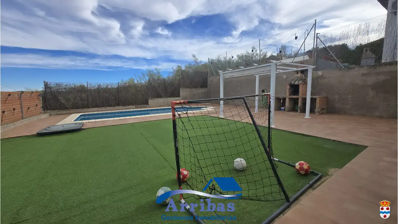 Piscina de Casa o chalet en venta en El Casar de Escalona con Calefacción, Jardín privado y Terraza