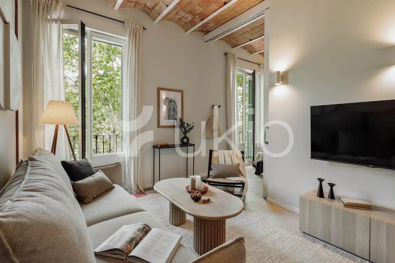 Sala de estar de Apartamento de alquiler en  Barcelona Capital con Aire acondicionado, Calefacción y Amueblado