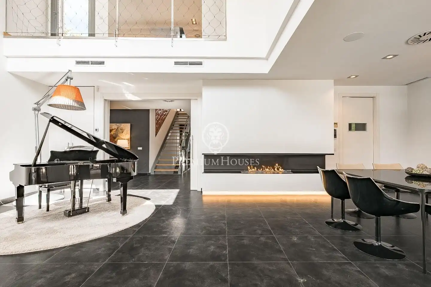 Living room of Houses for sale in Sant Cugat del Vallès  with Air Conditioner, Heating and Private garden