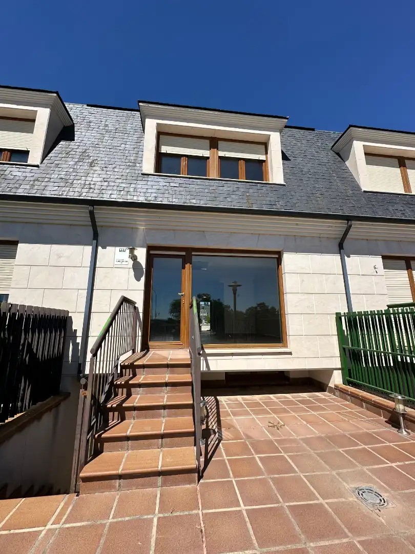 Vista exterior de Casa adosada en venta en Palencia