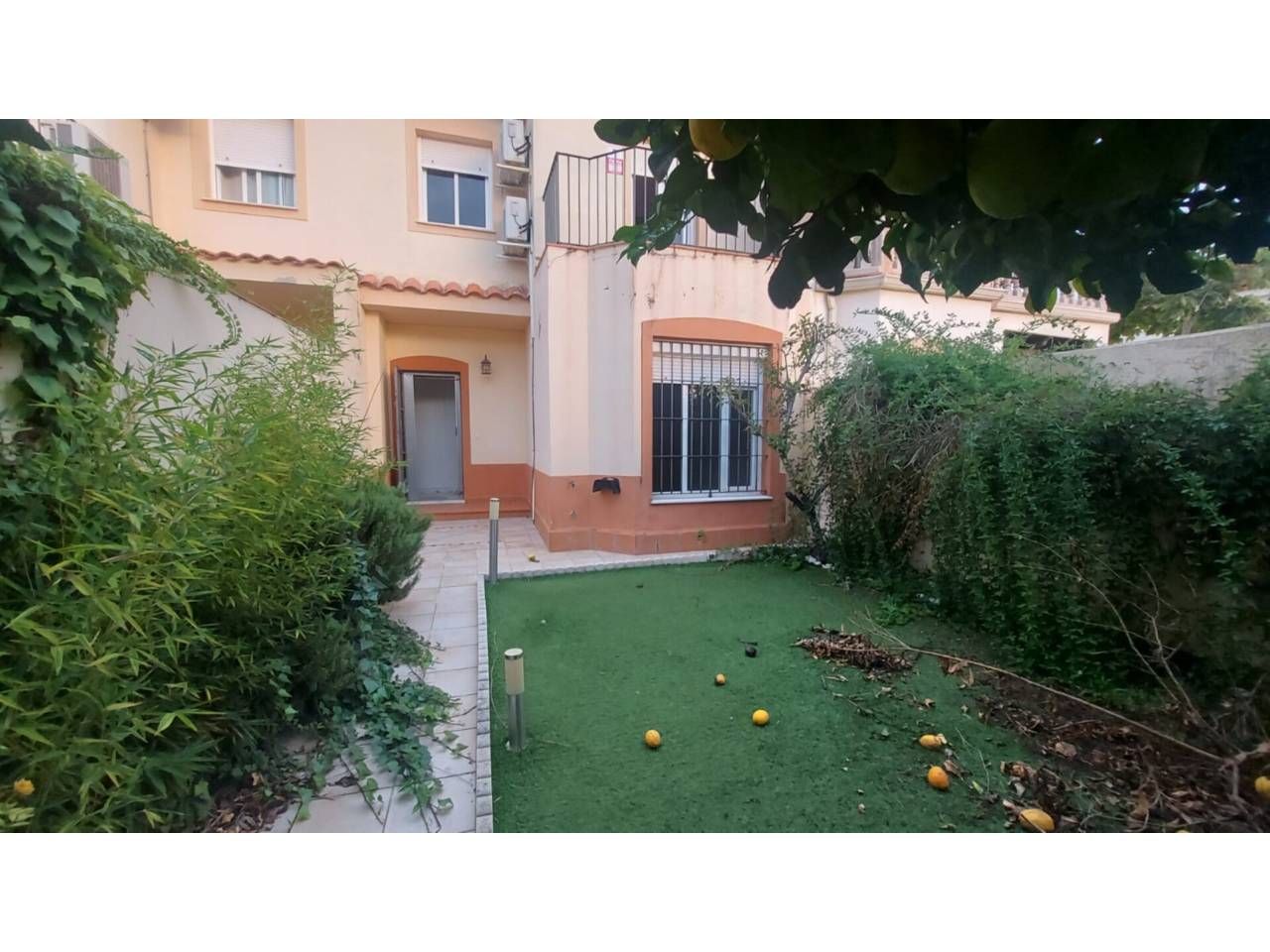 Casa o xalet en venda a Caballero Bonald - San José Obrero - Guadalcacín