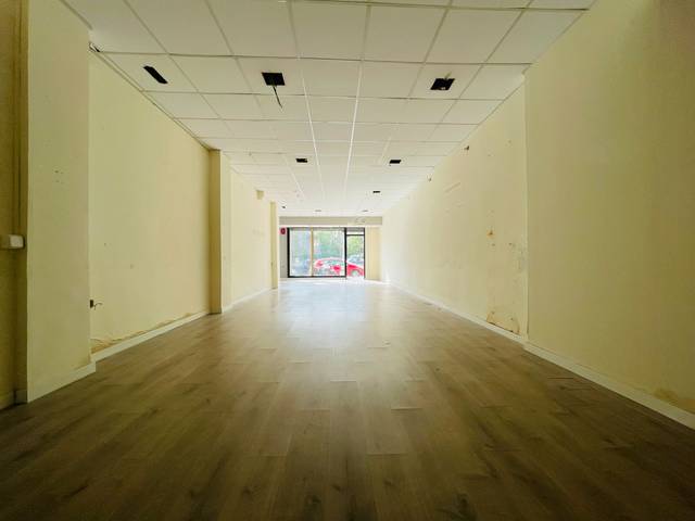 Local comercial en Venta en Corbera de Llobregat