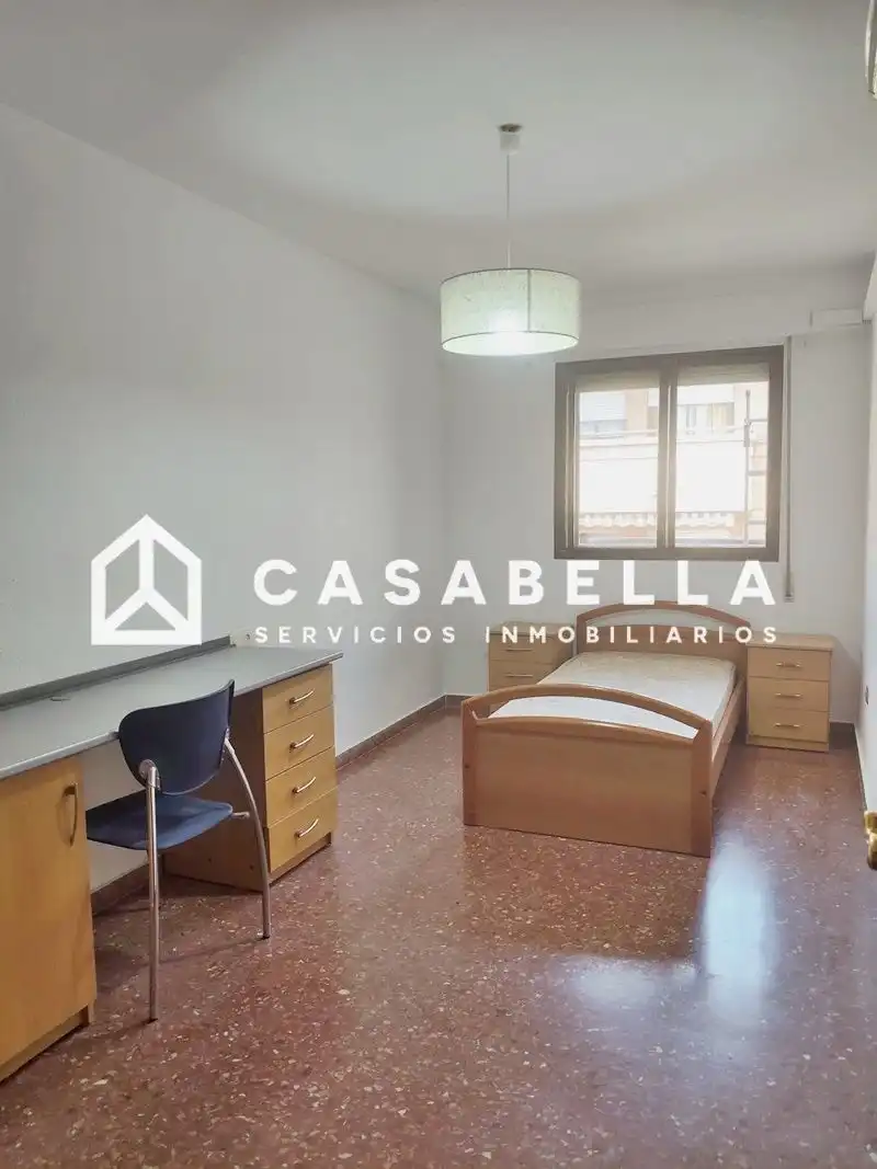 Bedroom of Flat for rent in Burjassot  with Air Conditioner, Heating and Furnished