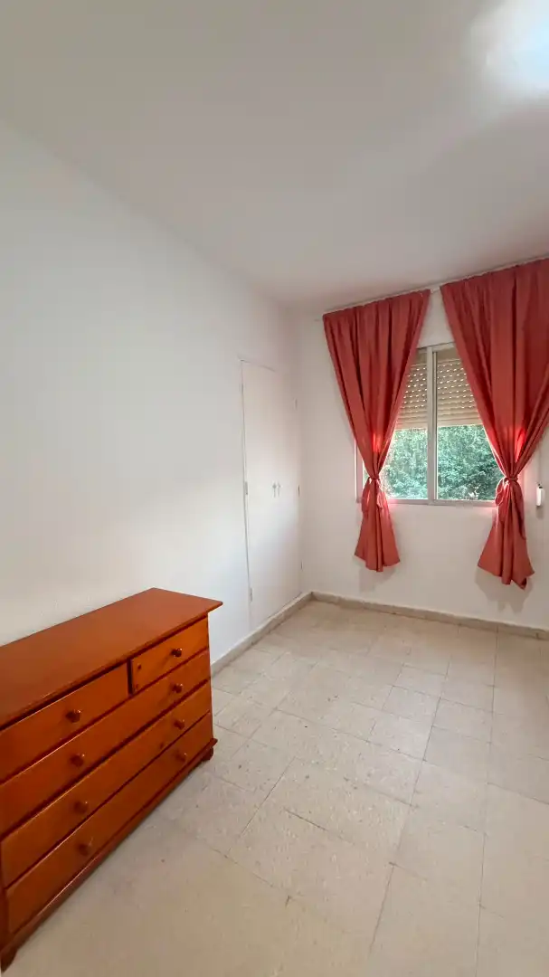 Habitación de Piso de alquiler en San Roque con Terraza, Amueblado y Lavadora