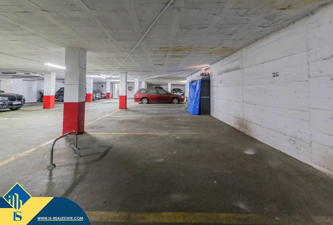 Parking de Apartamento en venta en Marbella con Calefacción, Terraza y Amueblado