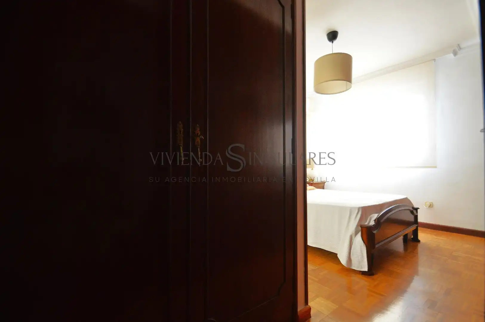 Dormitori de Pis de lloguer en Sevilla amb Aire condicionat, Parquet i Terrassa