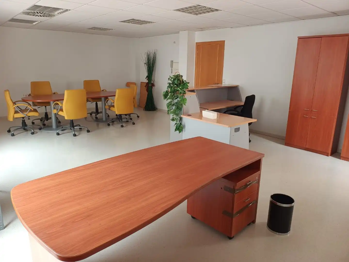 Office for rent in Alagón  with Air Conditioner, Heating and Furnished
