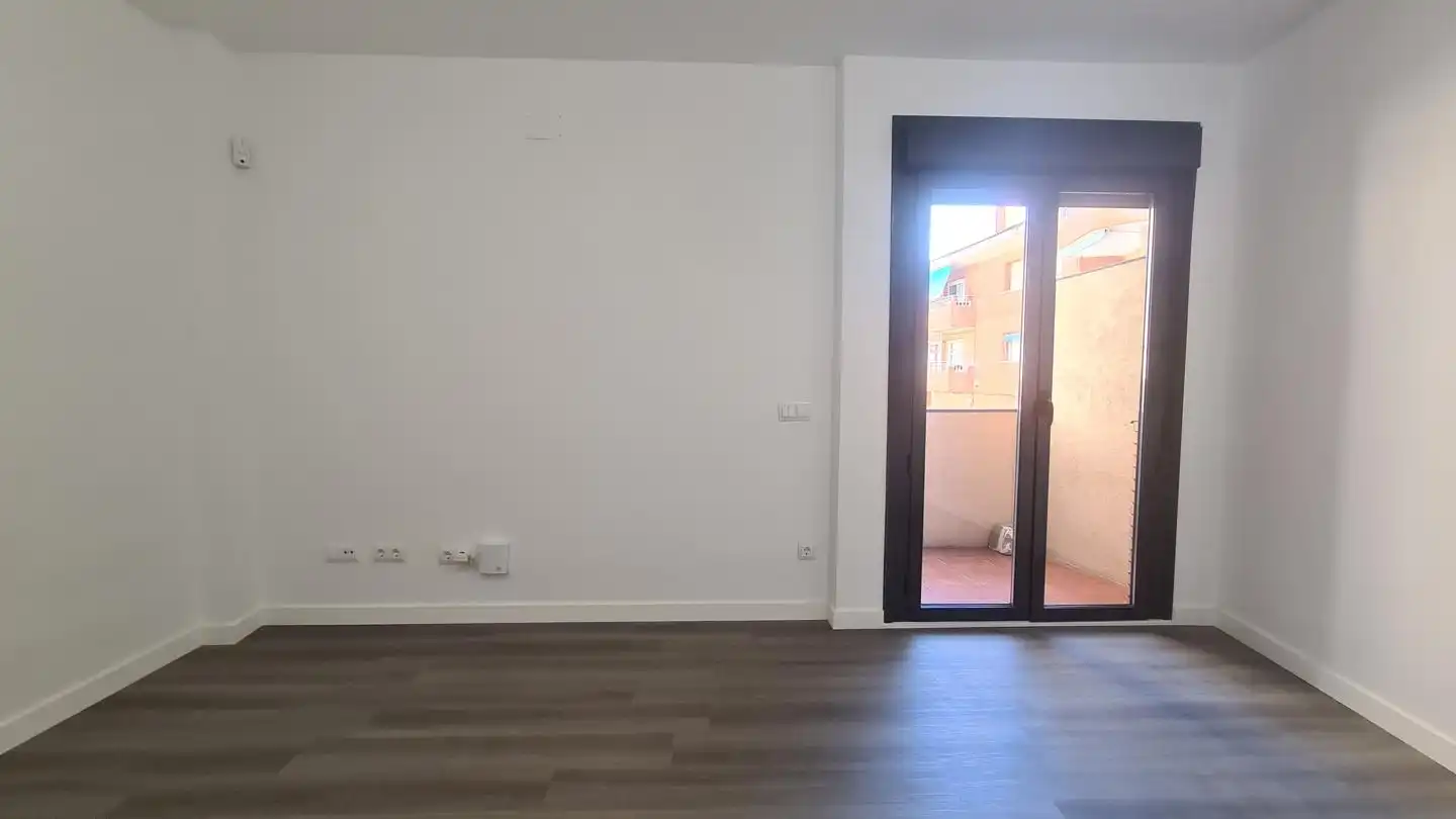 Habitación de Planta baja en venta en La Adrada  con Calefacción, Terraza y Trastero